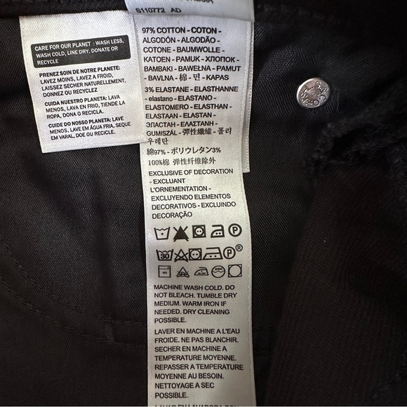 Levi’s | Mid Length Black Denim Shorts - Picture 6 of 6